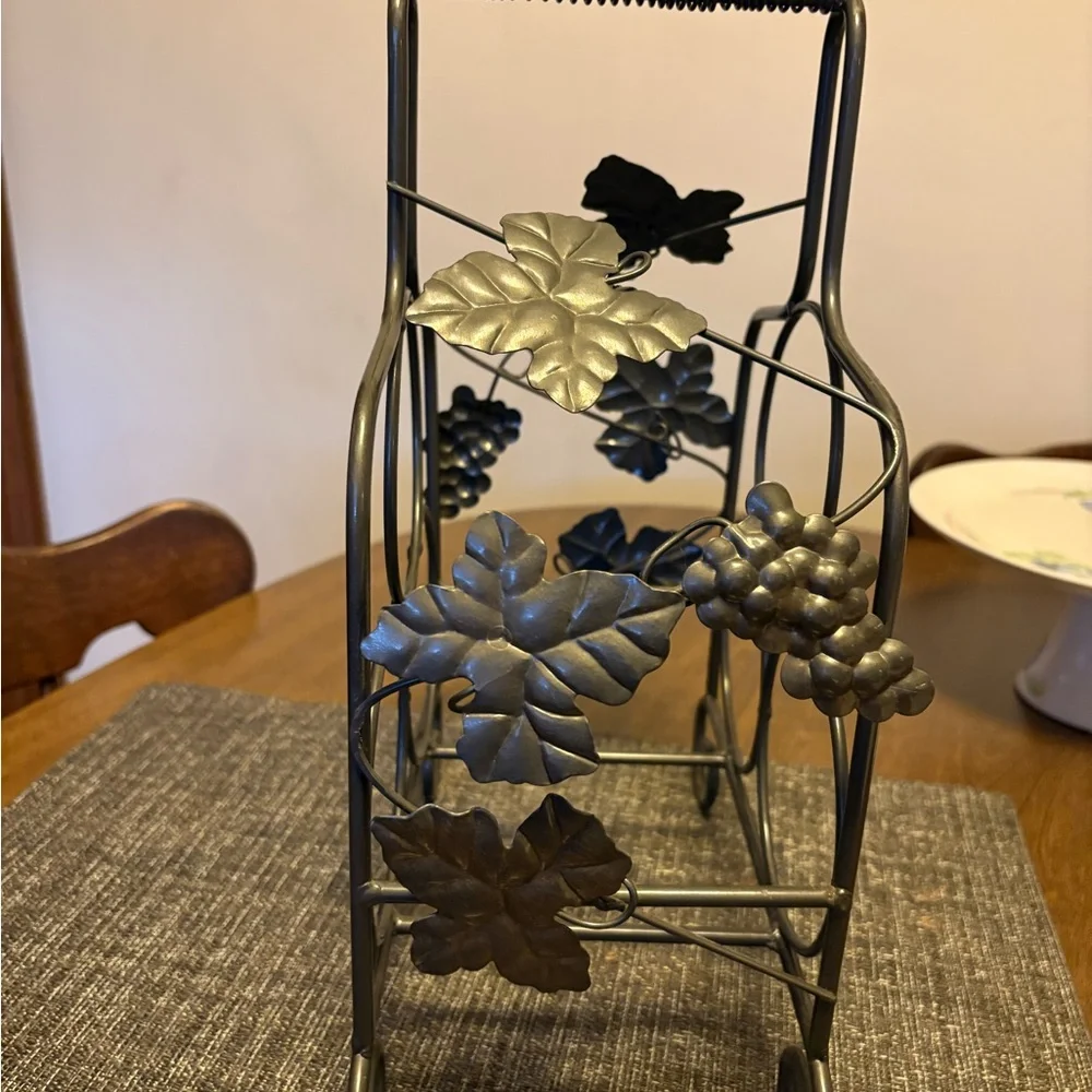 Small Metal Wine Bottle Holder (3Bottles) Grapevine Accents